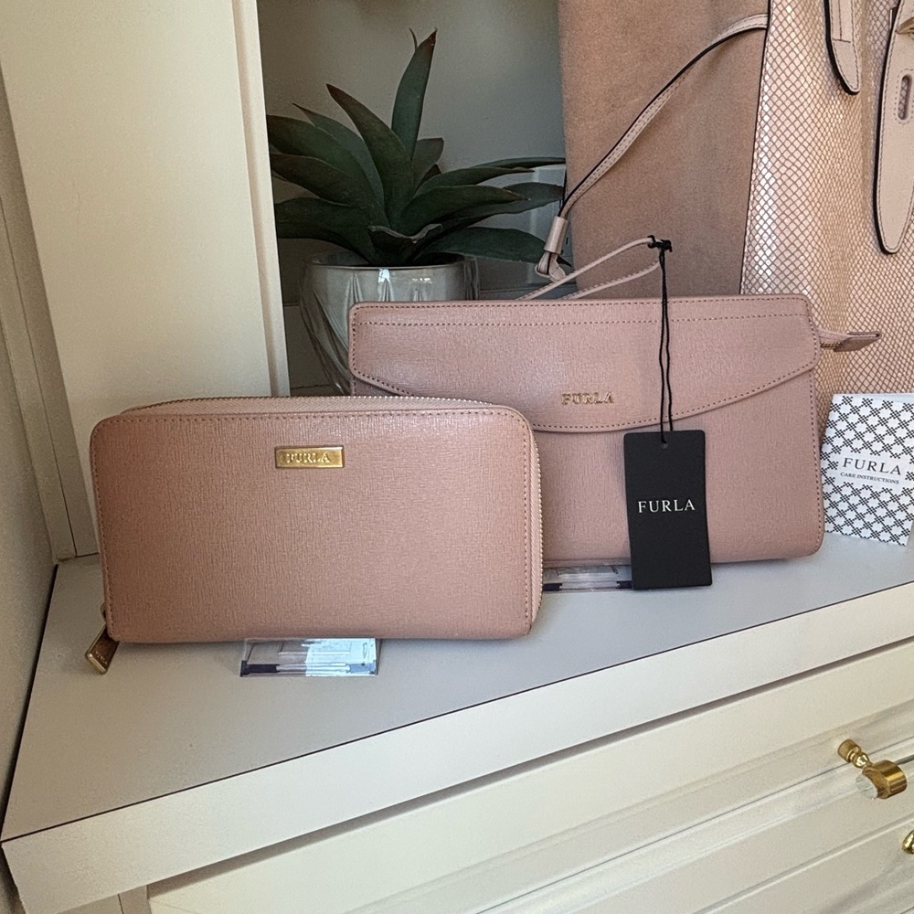 Like new Furla Blush Pink Long Ziparound Wallet - Picture 3 of 12